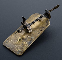 Reproduction of Leeuwenhoek’s microscope. 